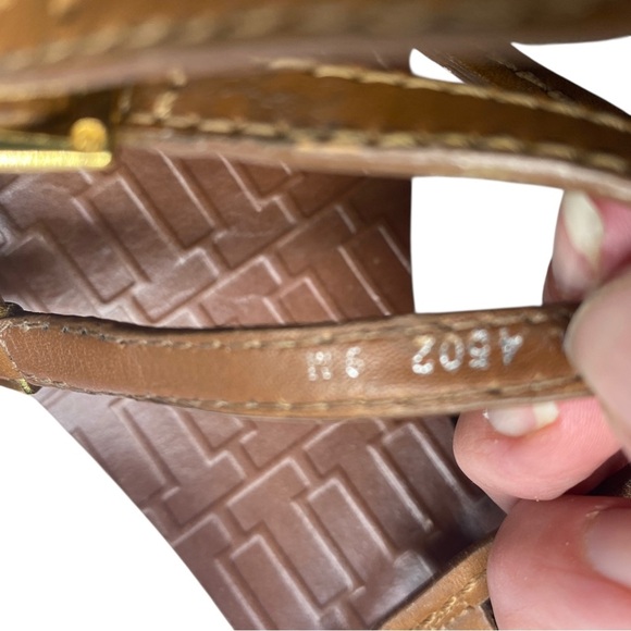 Tory Burch t logo thong Brown Wedge Sandals size 9 - Picture 11 of 11